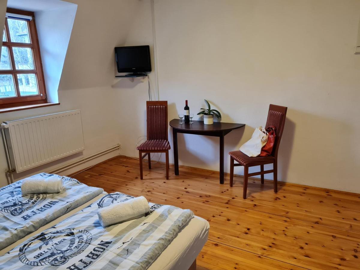 Tulipanvendeghaz Hotel Кестели Екстериор снимка