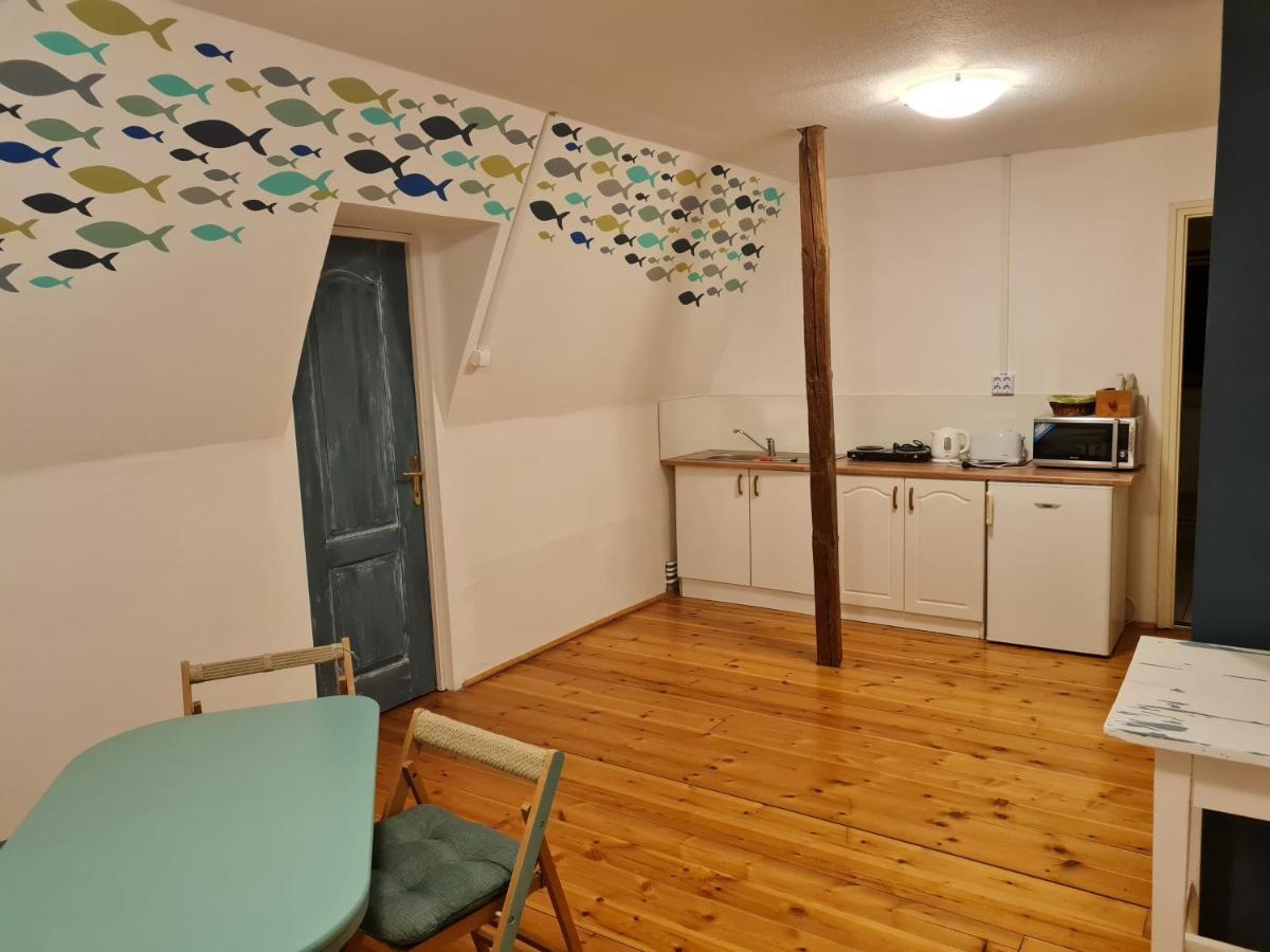 Tulipanvendeghaz Hotel Кестели Екстериор снимка