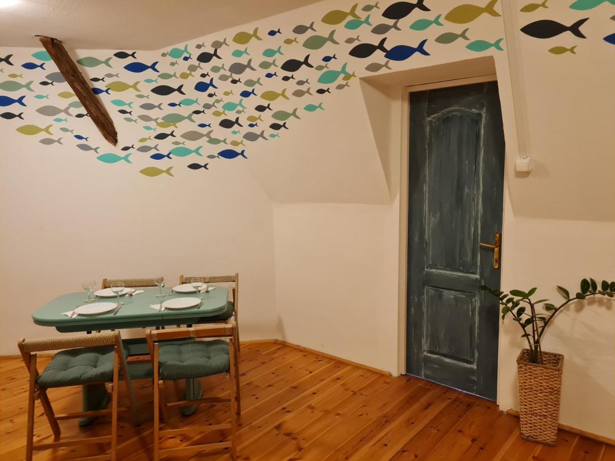 Tulipanvendeghaz Hotel Кестели Екстериор снимка