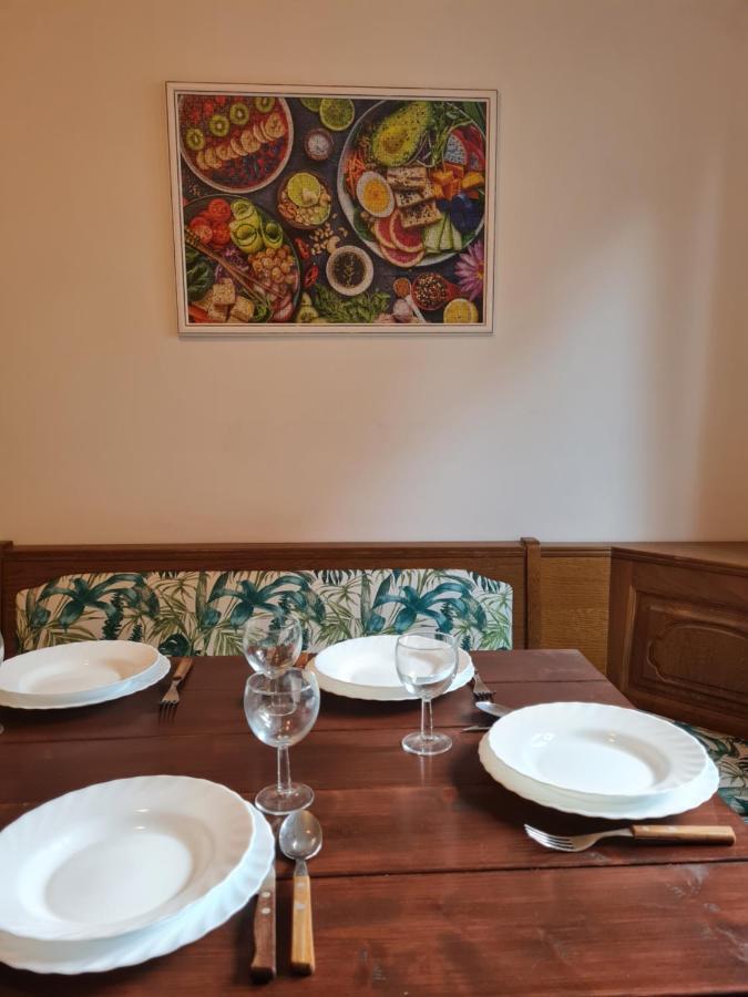 Tulipanvendeghaz Hotel Кестели Екстериор снимка