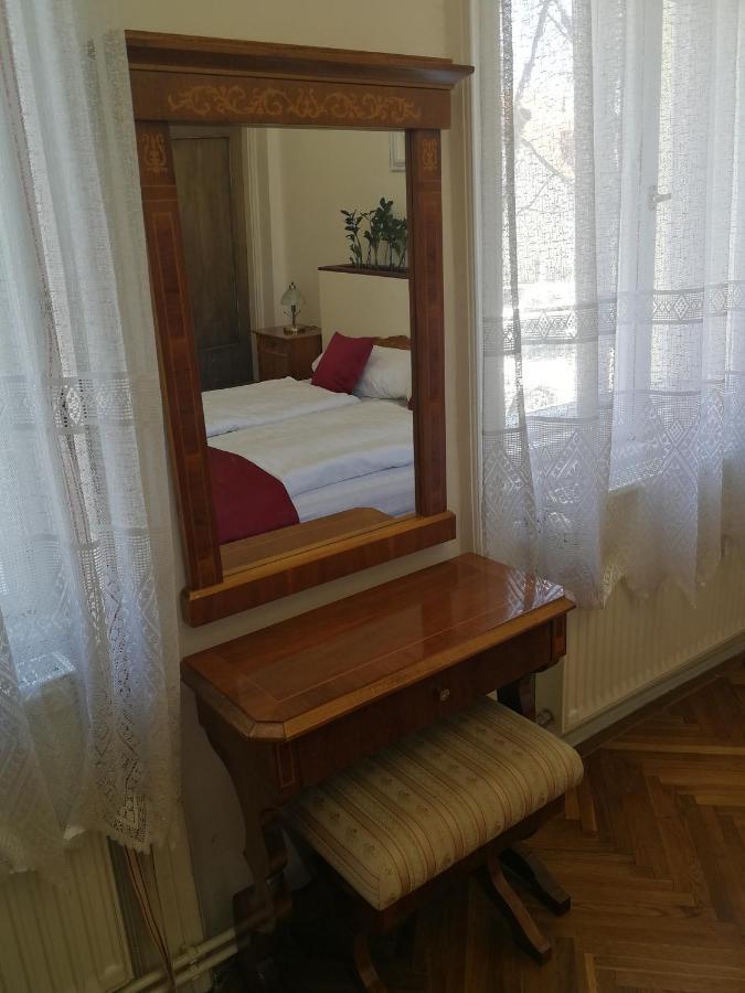Tulipanvendeghaz Hotel Кестели Екстериор снимка
