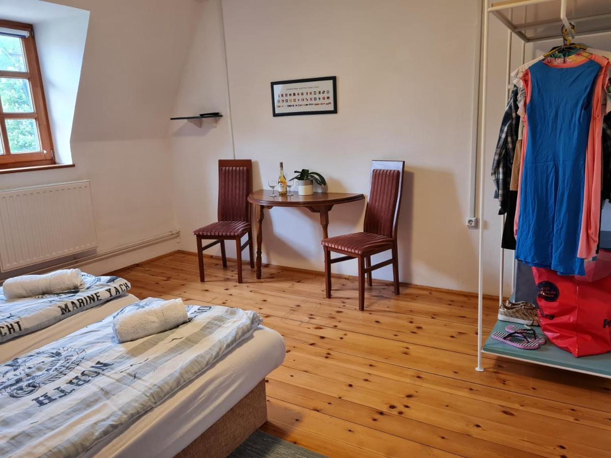 Tulipanvendeghaz Hotel Кестели Екстериор снимка