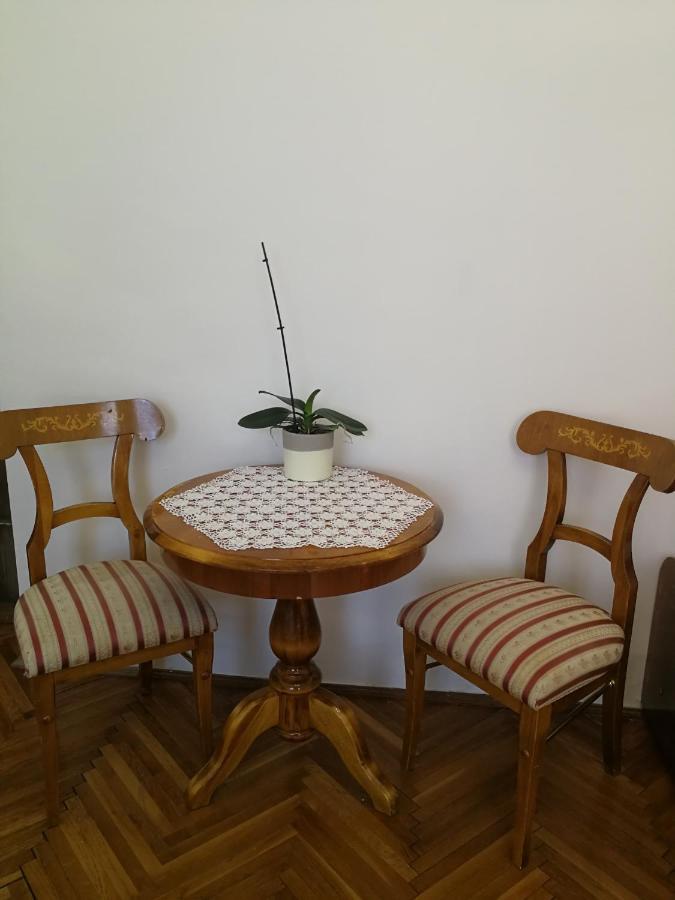 Tulipanvendeghaz Hotel Кестели Екстериор снимка